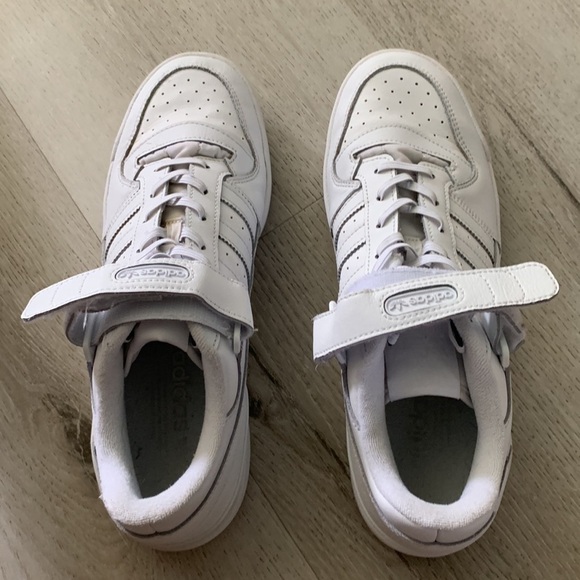 ADIDAS FORUM LOW’s white sneakers shoe’s casual size 9.5 back to school - Picture 11 of 12